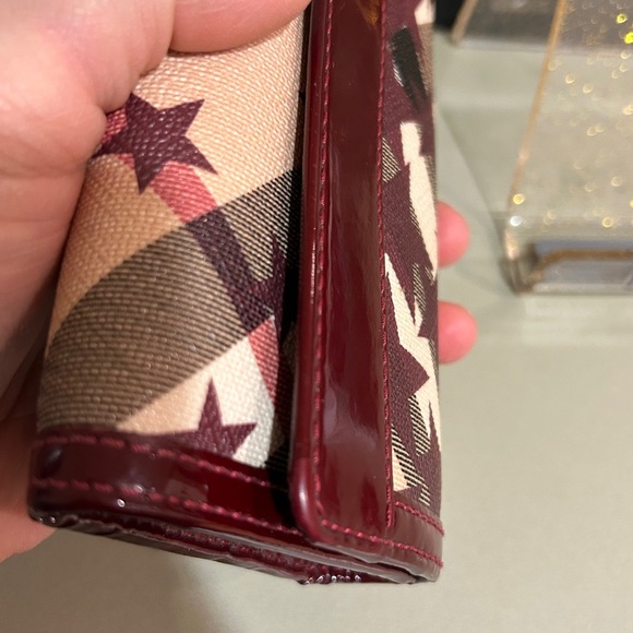 Burberry Rare Super Nova Burgundy Wallet with snap closure - Picture 12 of 16